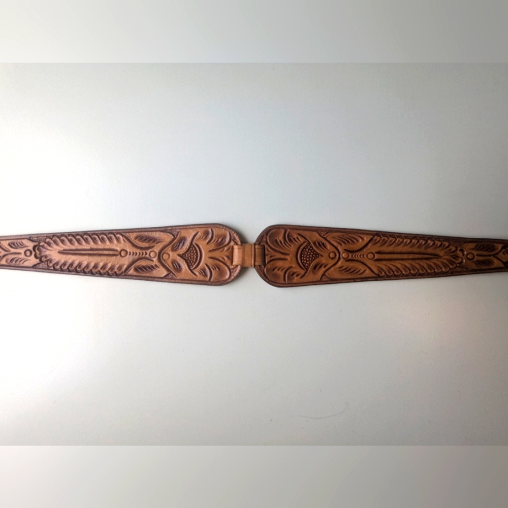 Vintage tooled leather belt xs